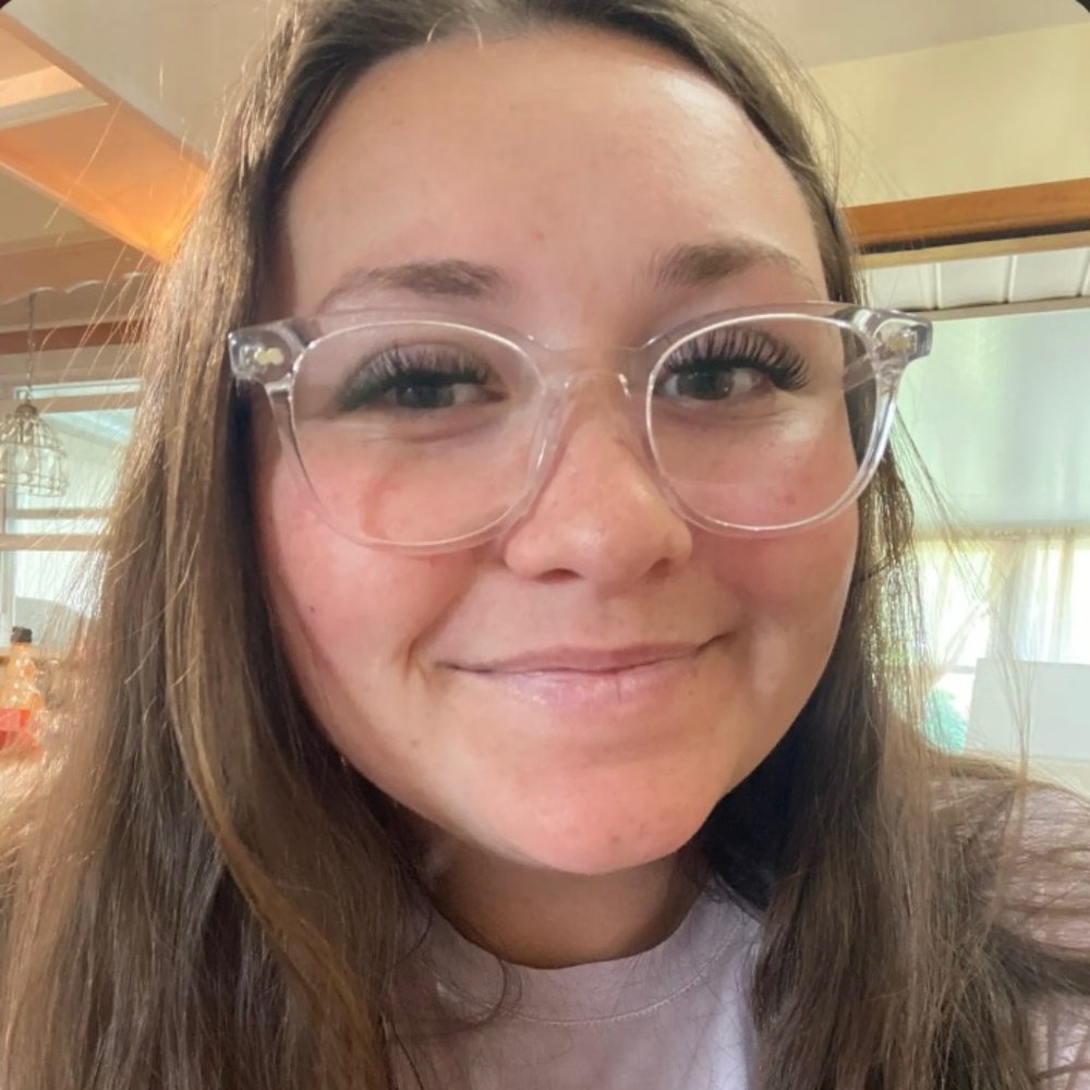 Meet your Posher, Madeline